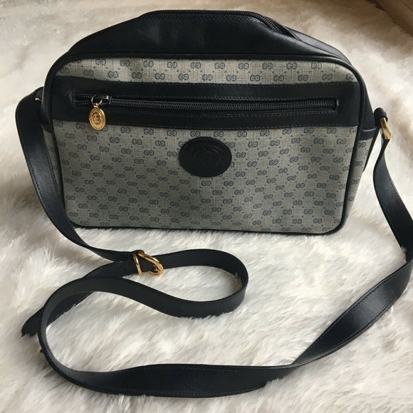 Gucci Handbags - Gucci Vintage Crossbody Purse Bag 001560942 GG